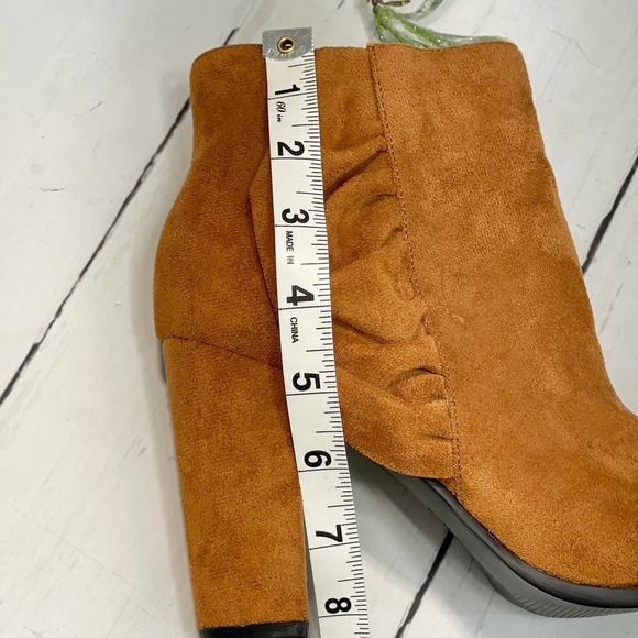 Women's Camel Ankle Boots with Ruffles (Size 7) - Picture 12 of 13